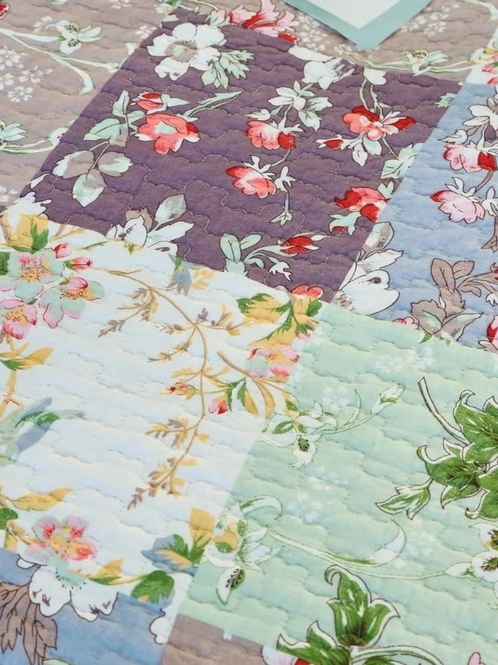 Quilts 3 pieces square patchwork queen quilt set with 2 shams
